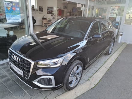 Audi Q2 30 TFSI admired