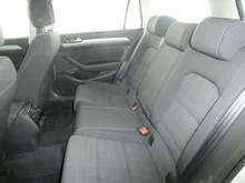 VW Passat Variant Business TDI DSG in PURE WHITE