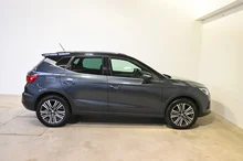 SEAT Arona Xcellence EcoTSI DSG in Magnet-Grau Metallic Dach Nacht-Schwarz