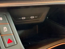 CUPRA Terramar 1.5 e-TSI 150 PS DSG in Cosmos-Blau Metallic