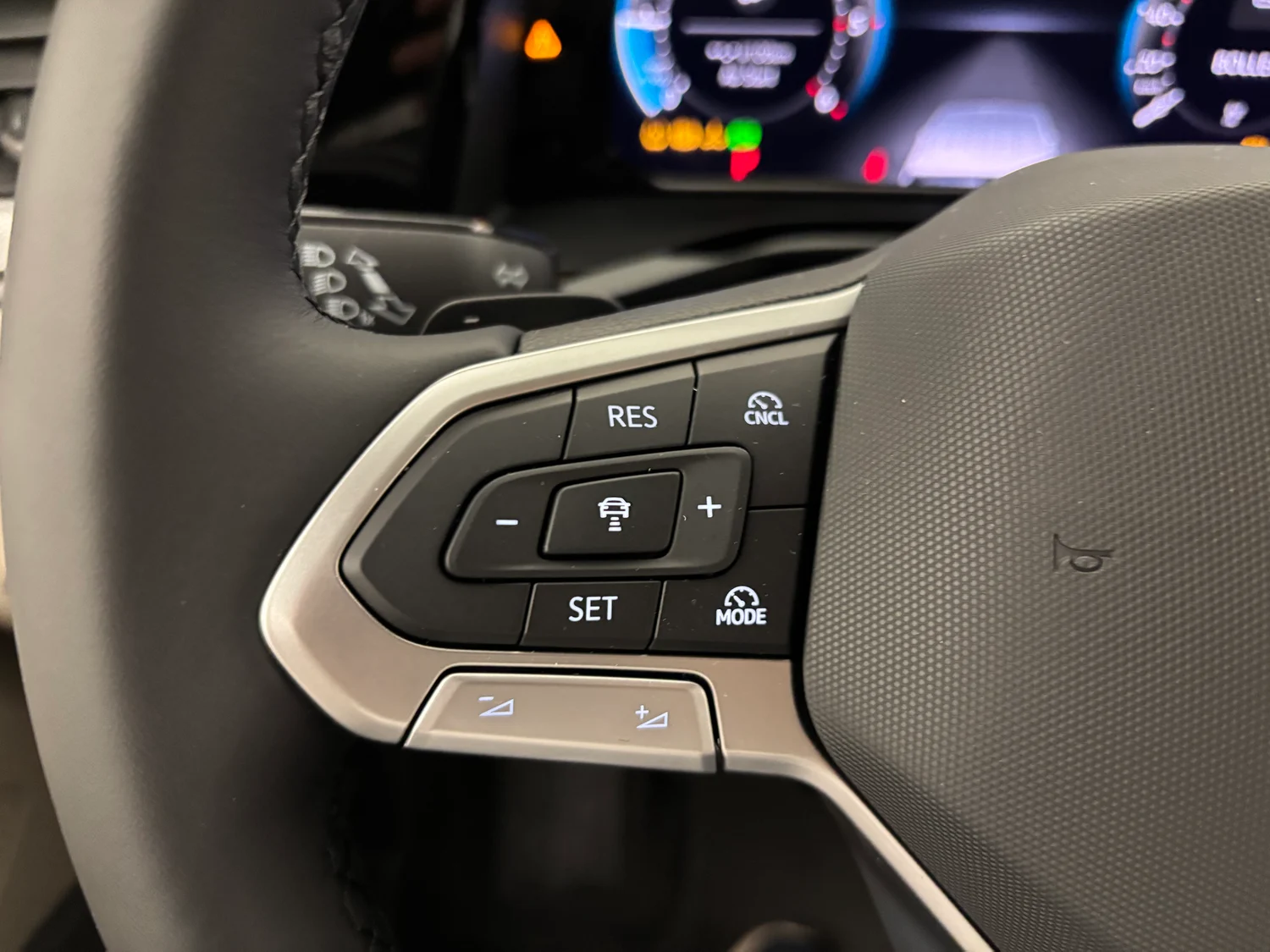 Bild eines VW Multivan Business TDI