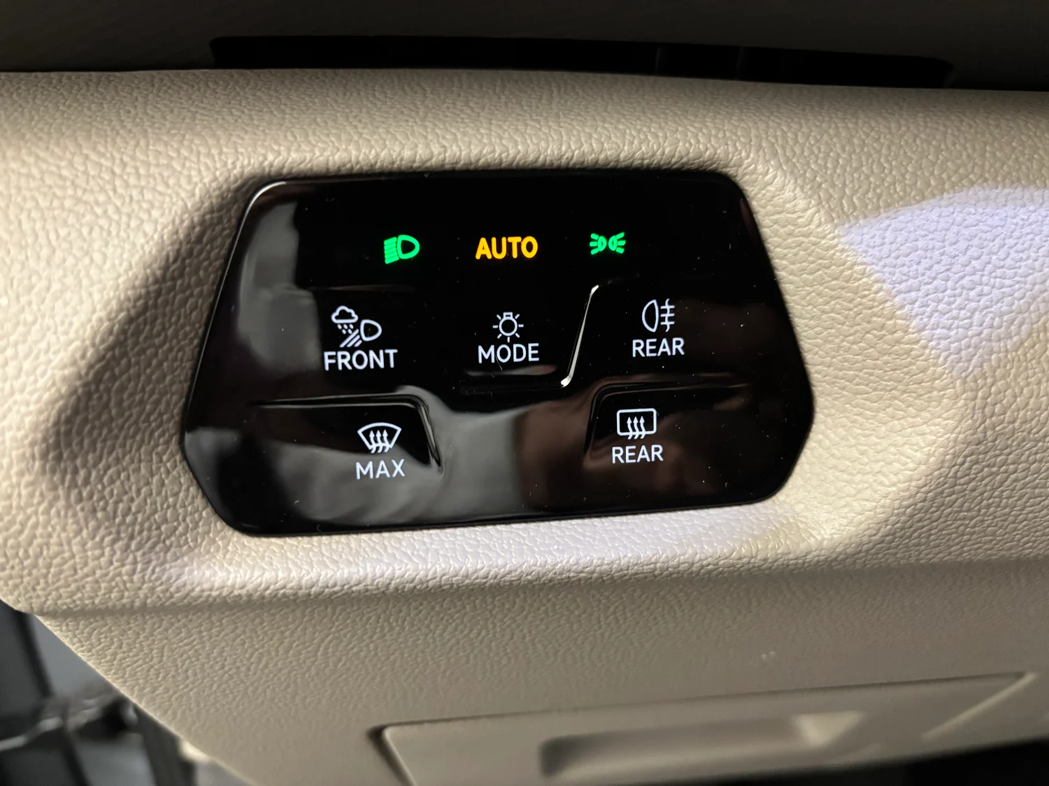 Bild eines VW Multivan Business TDI