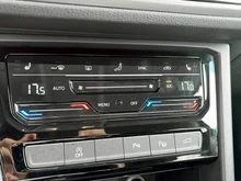 VW Touran Comfortline TDI DSG in Delfingrau Metallic