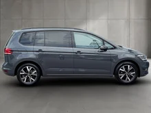 VW Touran Comfortline TDI DSG in Delfingrau Metallic