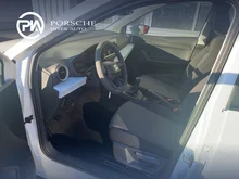 SEAT Arona Reference Edition 1.0 TSI in Candy-Weiß