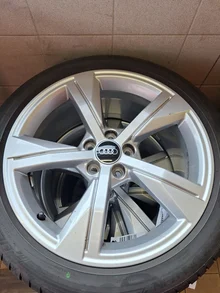 Thumbnail-Foto von Fahrzeug