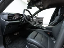 Porsche Macan Turbo in tiefschwarzmetallic