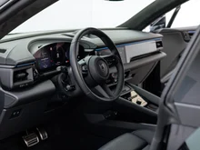 Porsche Macan Turbo in tiefschwarzmetallic