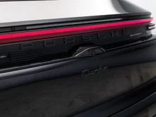 Porsche Macan Turbo in tiefschwarzmetallic