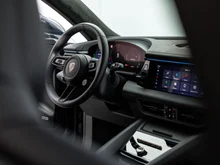 Porsche Macan Turbo in tiefschwarzmetallic