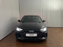 Audi A3 Sportback 35 TFSI S line in Mythosschwarz Metallic