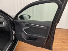 Audi A3 Sportback 35 TFSI S line in Mythosschwarz Metallic