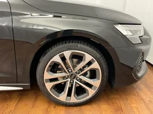 Audi A3 Sportback 35 TFSI S line in Mythosschwarz Metallic
