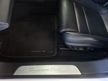 Porsche Taycan Turbo in carraraweißmetallic