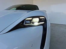 Porsche Taycan Turbo in carraraweißmetallic