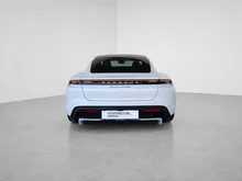 Porsche Taycan Turbo in carraraweißmetallic