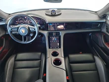 Porsche Taycan Turbo in carraraweißmetallic