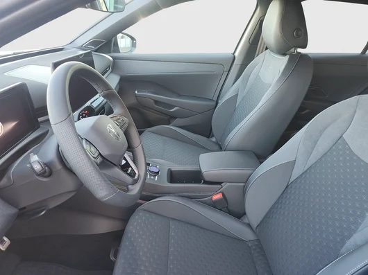 Bild eines T-Roc R-Line eTSI DSG