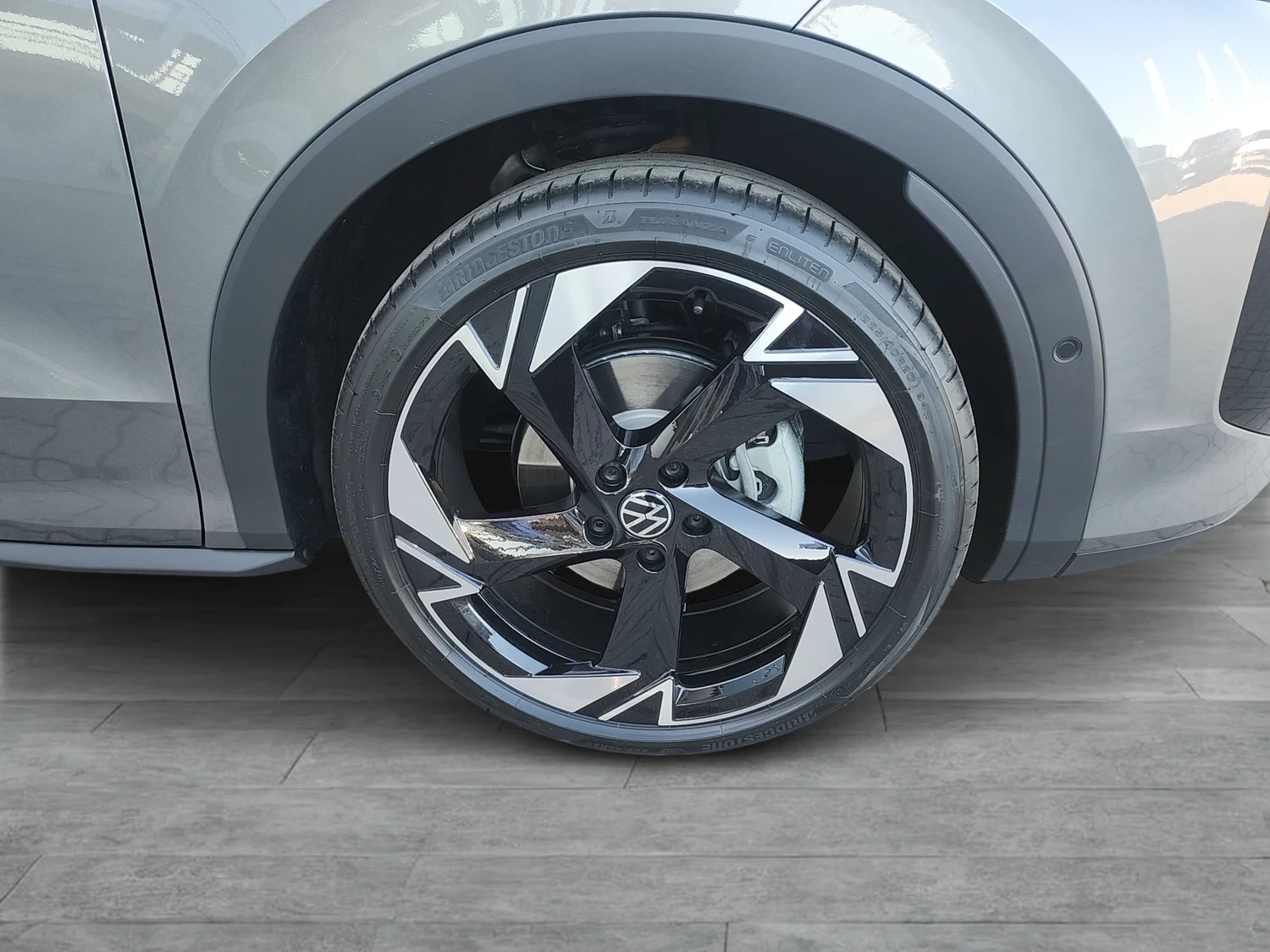 Bild eines T-Roc R-Line eTSI DSG