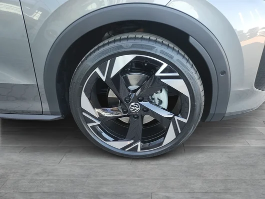 Bild eines T-Roc R-Line eTSI DSG