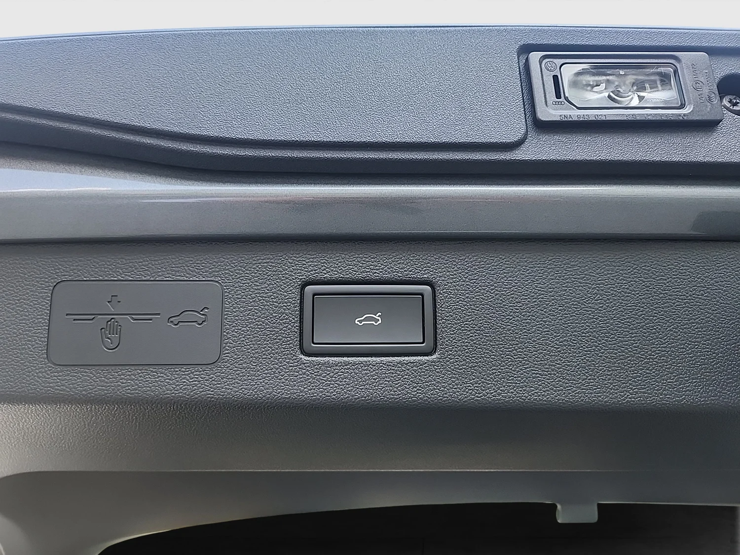 Bild eines T-Roc R-Line eTSI DSG