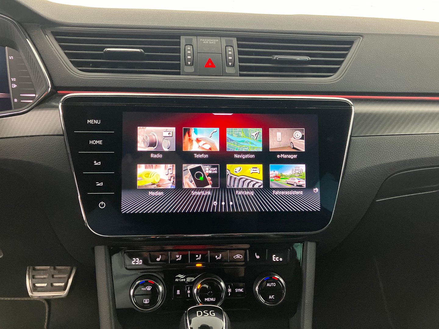 Škoda SUPERB Combi iV SPORTLINE DSG | Bild 11 von 19
