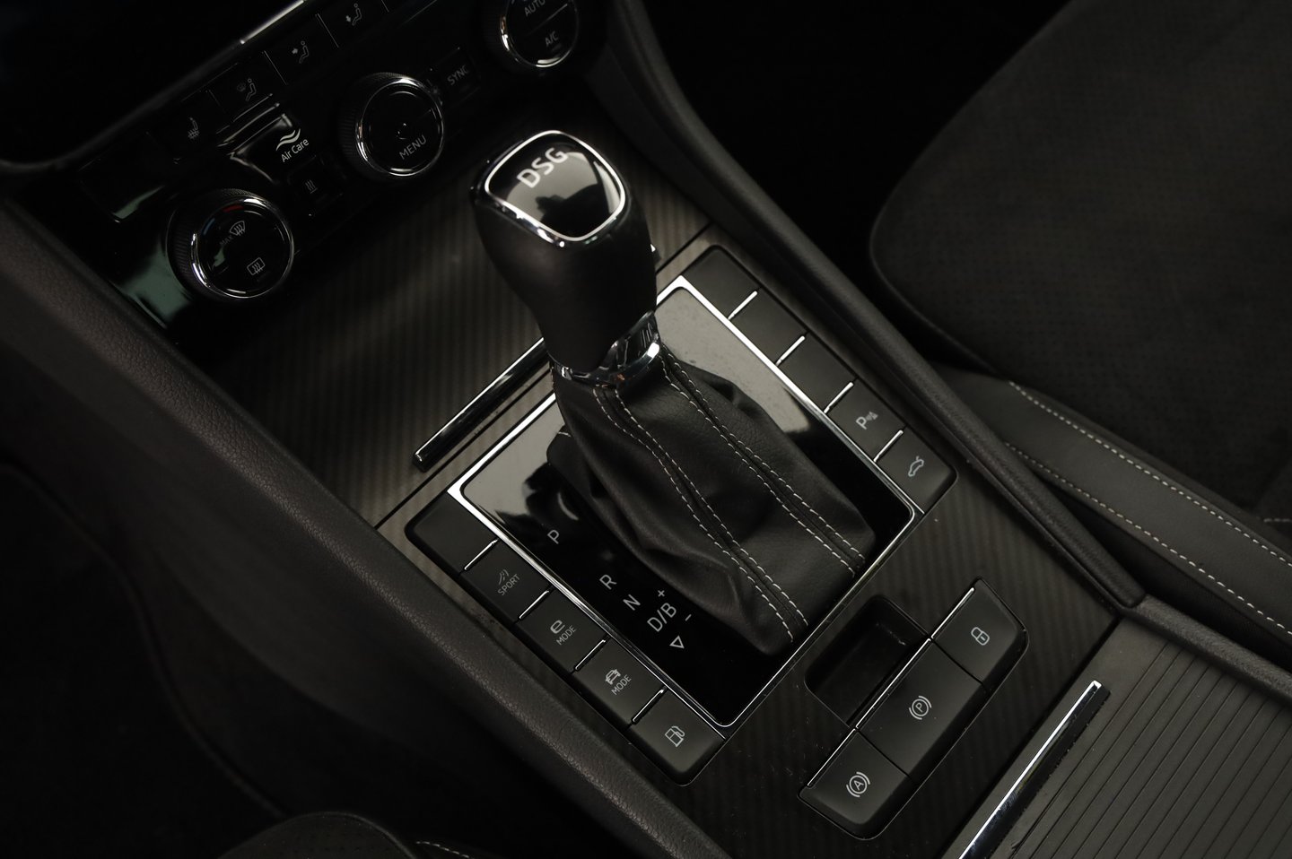 Škoda SUPERB Combi iV SPORTLINE DSG | Bild 14 von 19