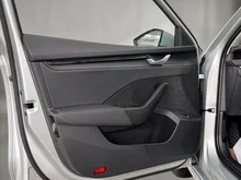 Škoda Octavia Combi Selection TSI mHEV DSG in Brillant-Silber Metallic