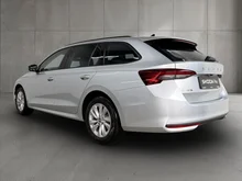 Škoda Octavia Combi Selection TSI mHEV DSG in Brillant-Silber Metallic