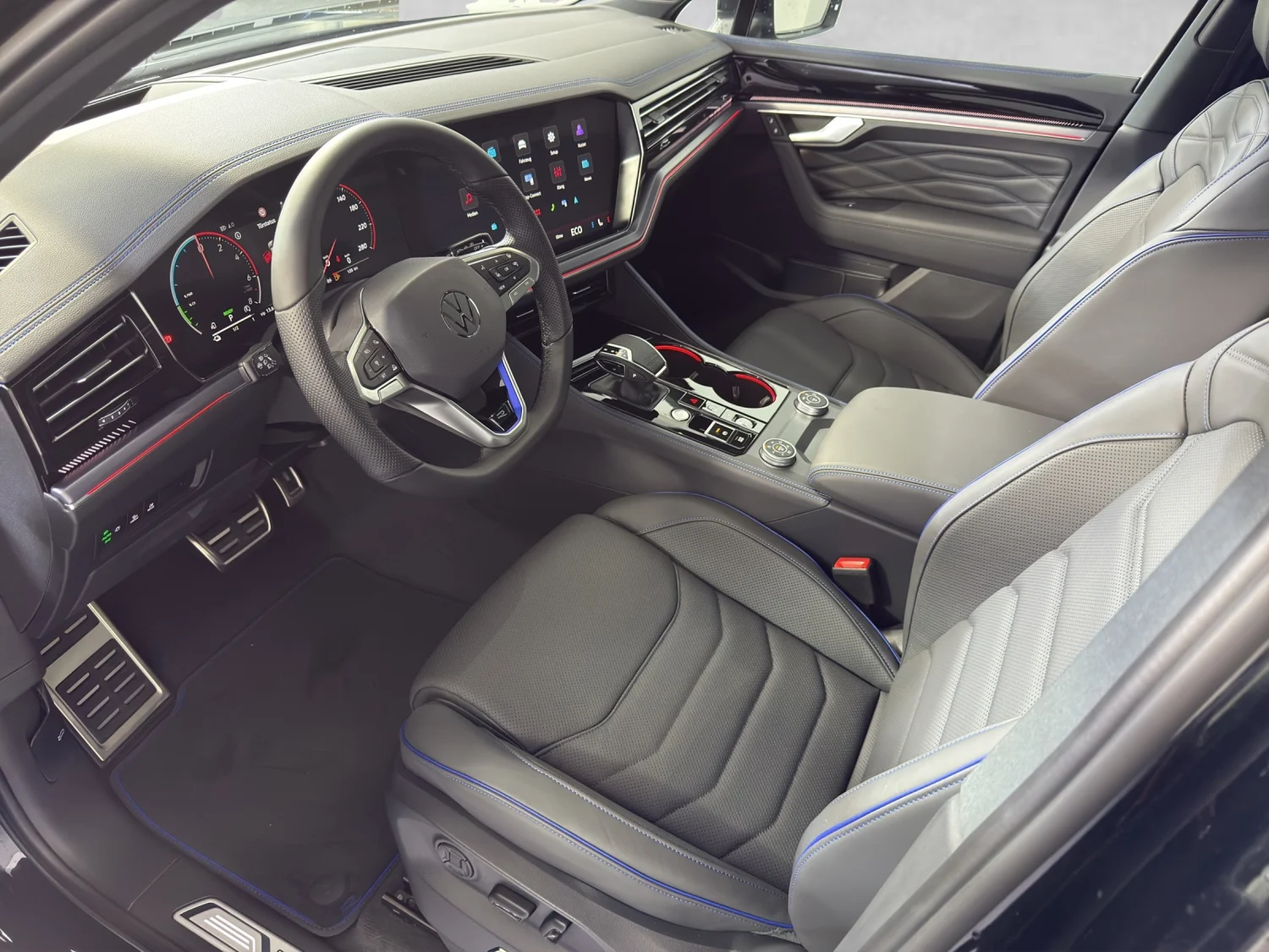 Bild eines VW Touareg R eHybrid TSI 4M. Final Edition