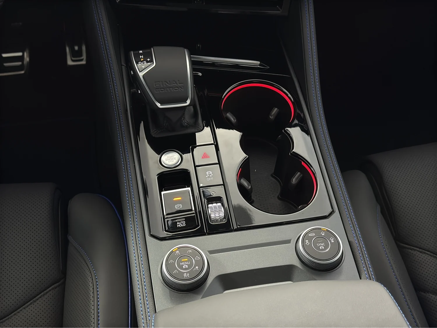 Bild eines VW Touareg R eHybrid TSI 4M. Final Edition