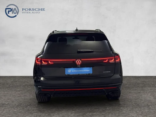Bild eines VW Touareg R eHybrid TSI 4M. Final Edition