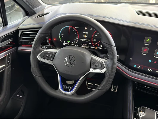 Bild eines VW Touareg R eHybrid TSI 4M. Final Edition