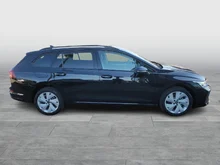 VW Golf Variant Business mHeV DSG in Grenadillschwarz Metallic