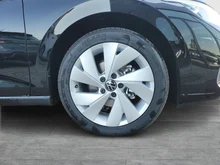 VW Golf Variant Business mHeV DSG in Grenadillschwarz Metallic