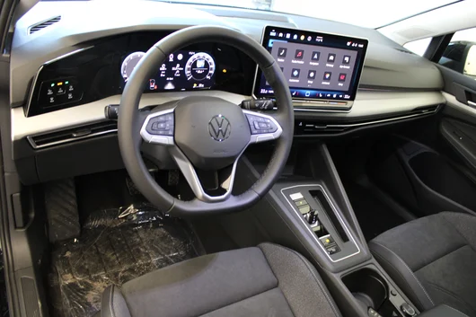 Bild eines Golf Variant Business mHeV DSG