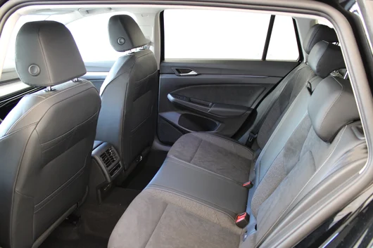 Bild eines Golf Variant Business mHeV DSG