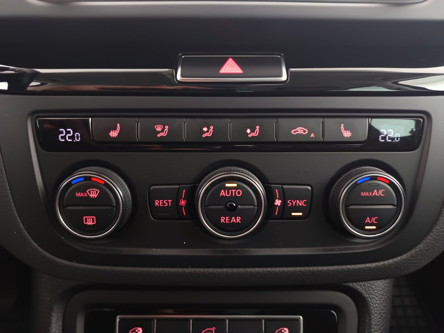 VW Sharan Business+ TDI SCR 5-Sitzer | Bild 18 von 36