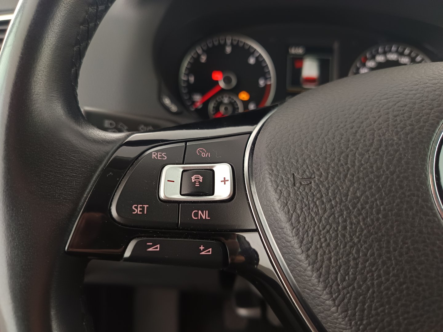 VW Sharan Business+ TDI SCR 5-Sitzer | Bild 16 von 36