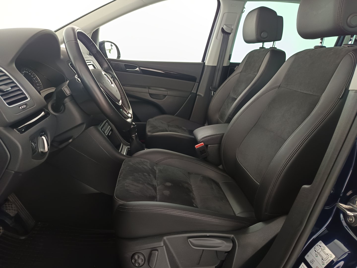 VW Sharan Business+ TDI SCR 5-Sitzer | Bild 13 von 36