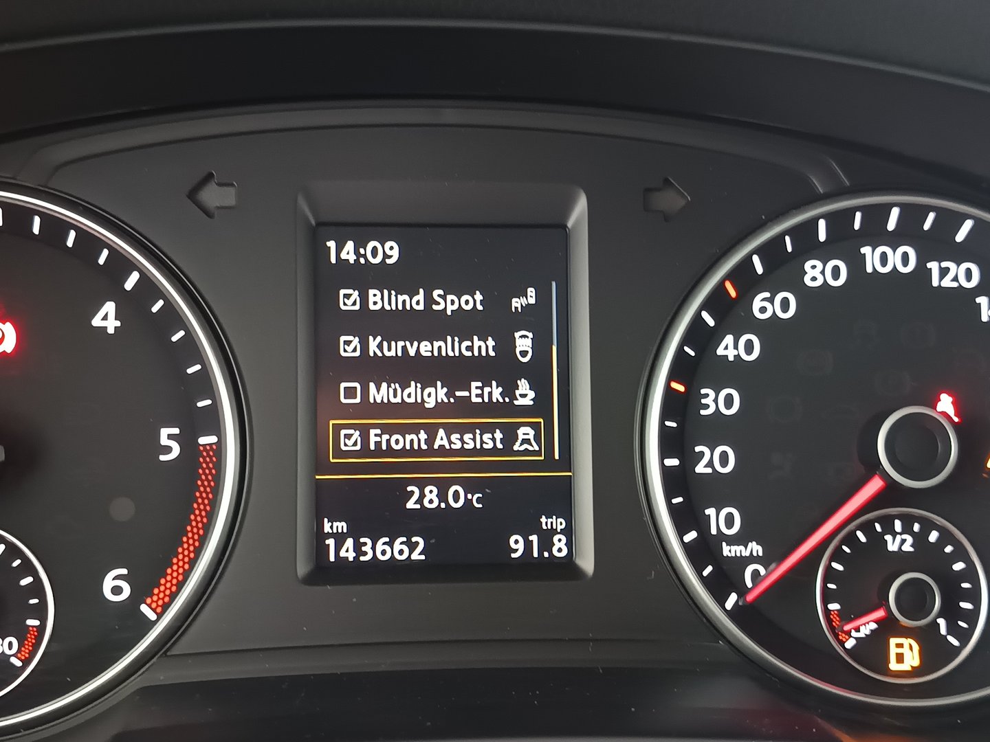 VW Sharan Business+ TDI SCR 5-Sitzer | Bild 34 von 36