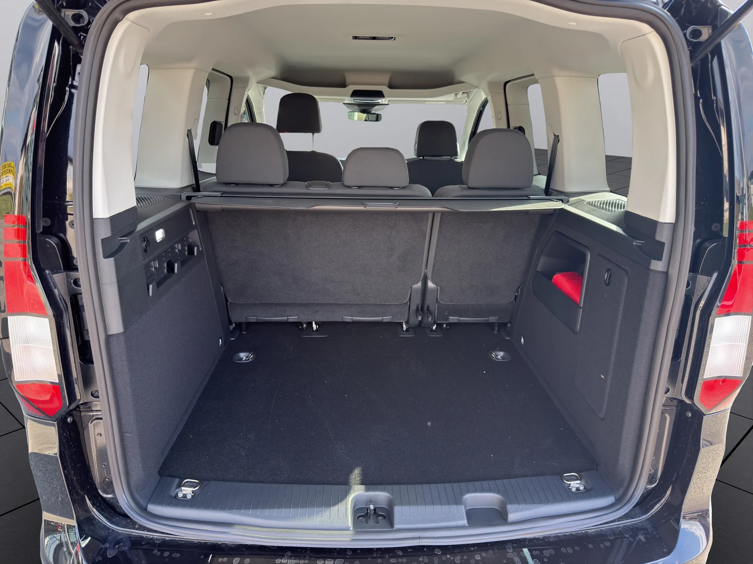 Bild eines VW Caddy Family TSI