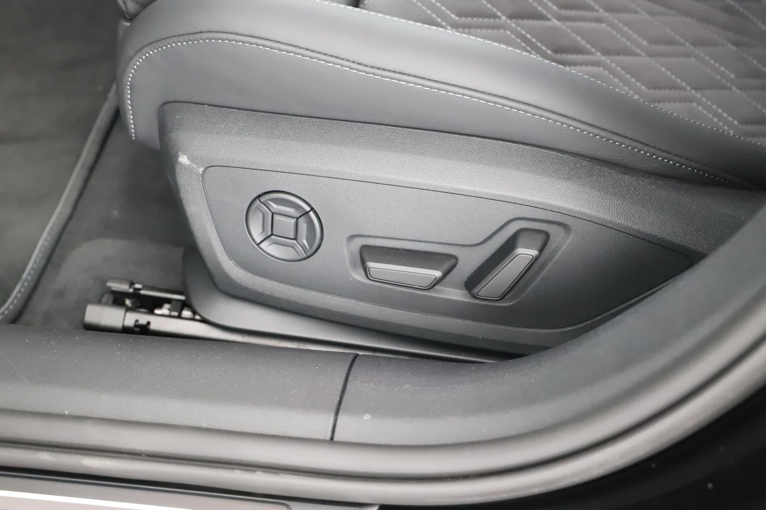 Bild eines Audi A6 Avant quattro TDI 150 kW