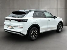 VW T-Roc Life eTSI DSG in Pure White Dach Black Uni