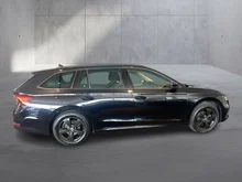 Škoda Octavia Combi Ambition TDI DSG in Black-Magic Perleffekt