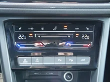 VW Touran Comfortline 2,0 BMT TDI in Deep Black Perleffekt