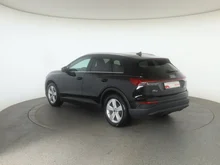 Audi Q4 e-tron 45 e-tron quattro in MYTHOSSCHWARZ METALLIC