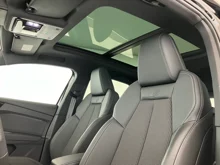 Audi Q4 e-tron 45 e-tron quattro in MYTHOSSCHWARZ METALLIC