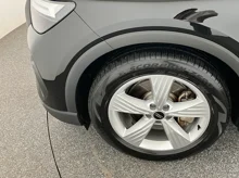 Audi Q4 e-tron 45 e-tron quattro in MYTHOSSCHWARZ METALLIC
