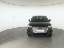 Audi Q4 e-tron 45 e-tron quattro in MYTHOSSCHWARZ METALLIC